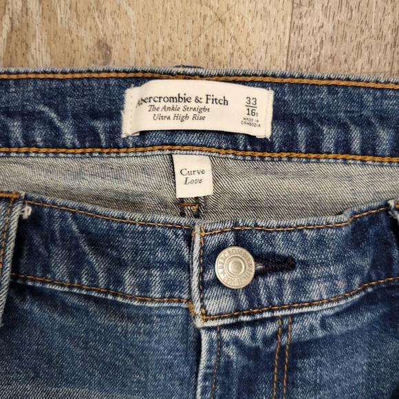 Women Abercrombie & Fitch Jeans Size 16 Blue Denim Distressed - Picture 6 of 7